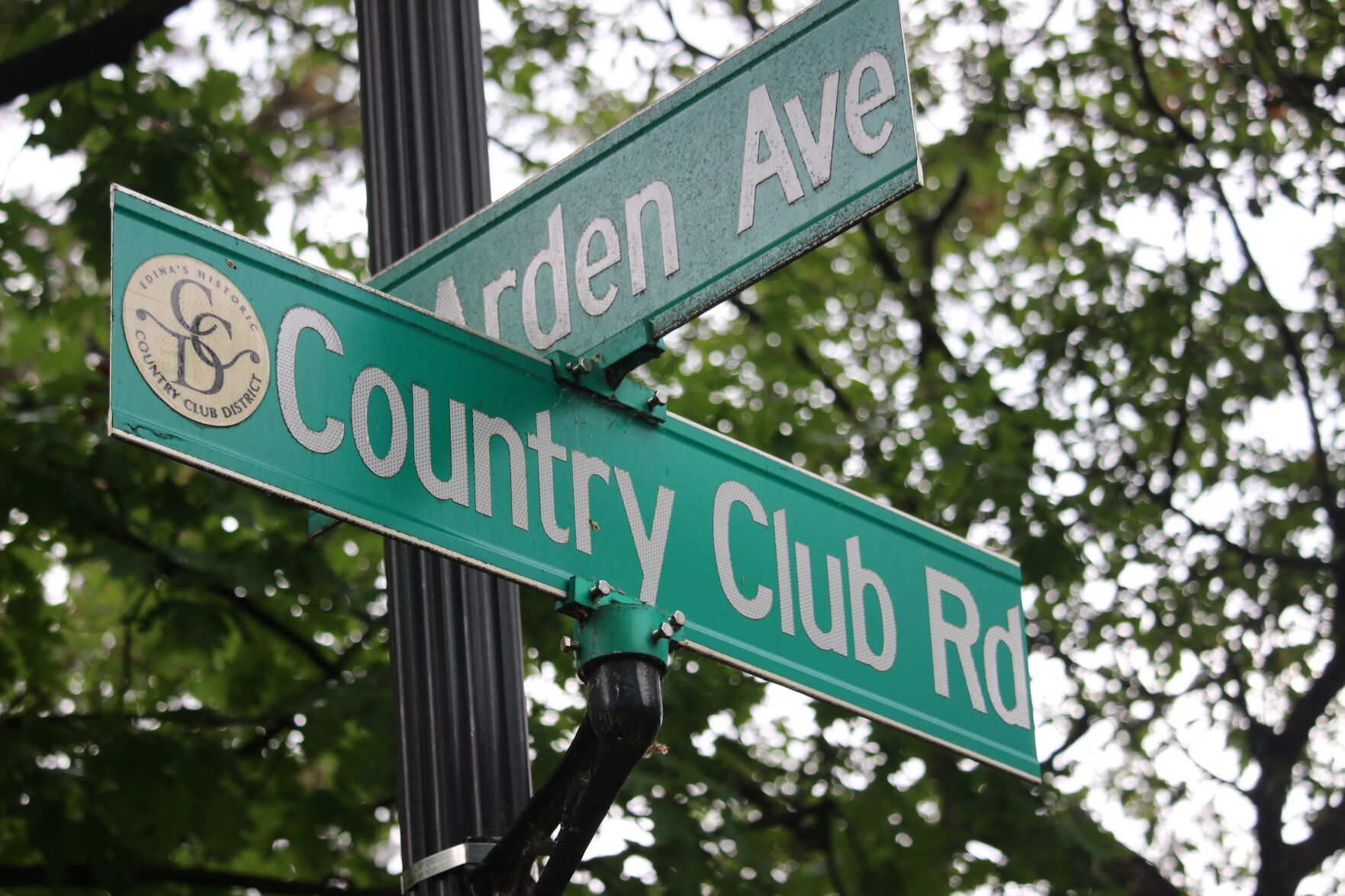 Country Club street sign